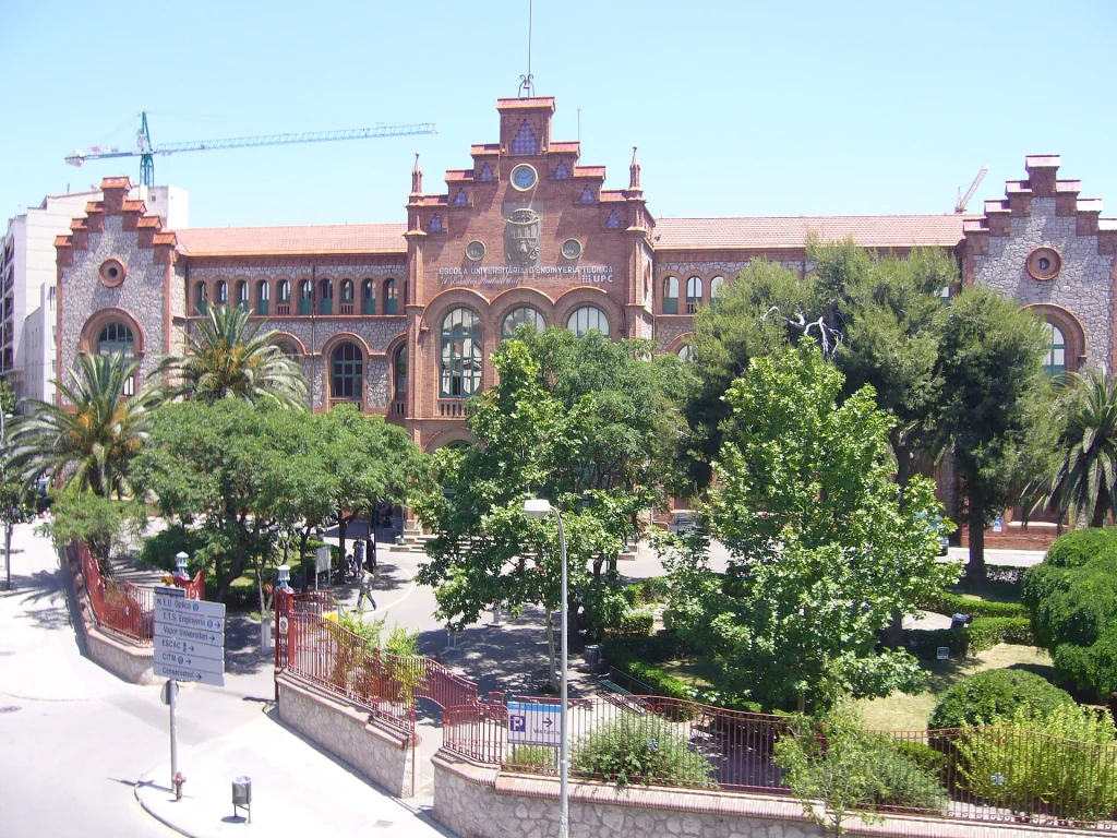 Escola Industrial de Terrassa, referente patrimonial del nombre del barrio.
